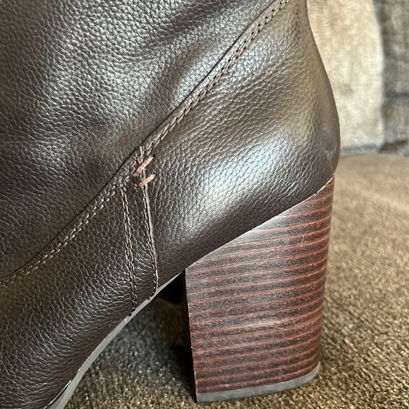 Luca Lane Kat Brown Fold Over
Bootie Size 11 - Picture 10 of 15